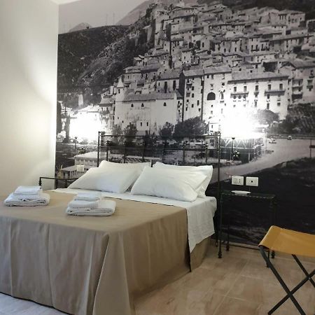 Porta Marina Guest Rooms Scalea Exterior foto