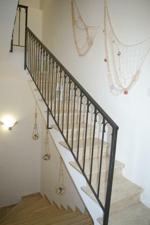Porta Marina Guest Rooms Scalea Exterior foto