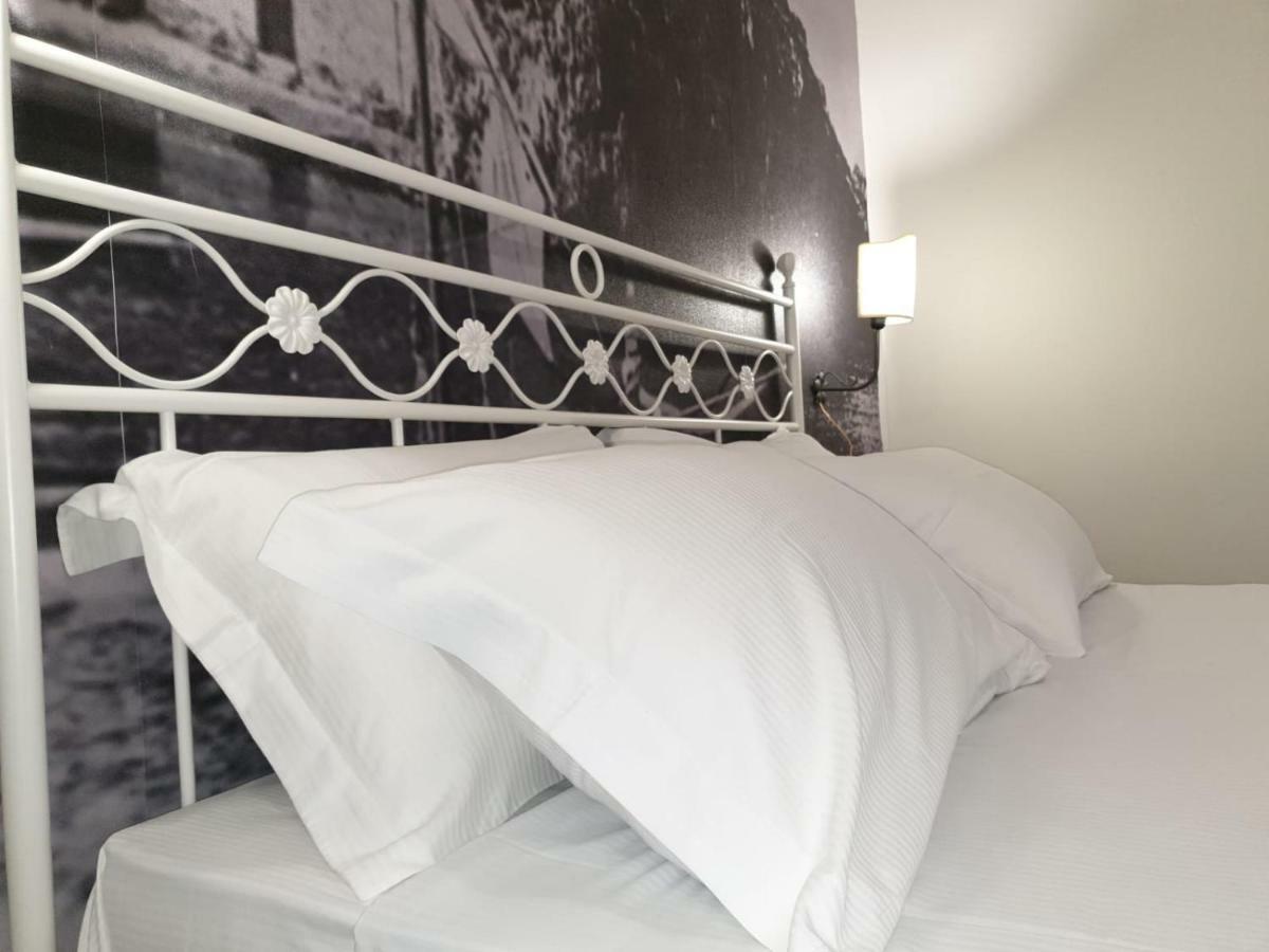Porta Marina Guest Rooms Scalea Exterior foto