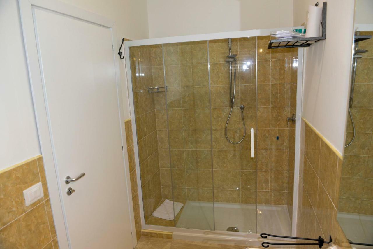 Porta Marina Guest Rooms Scalea Exterior foto