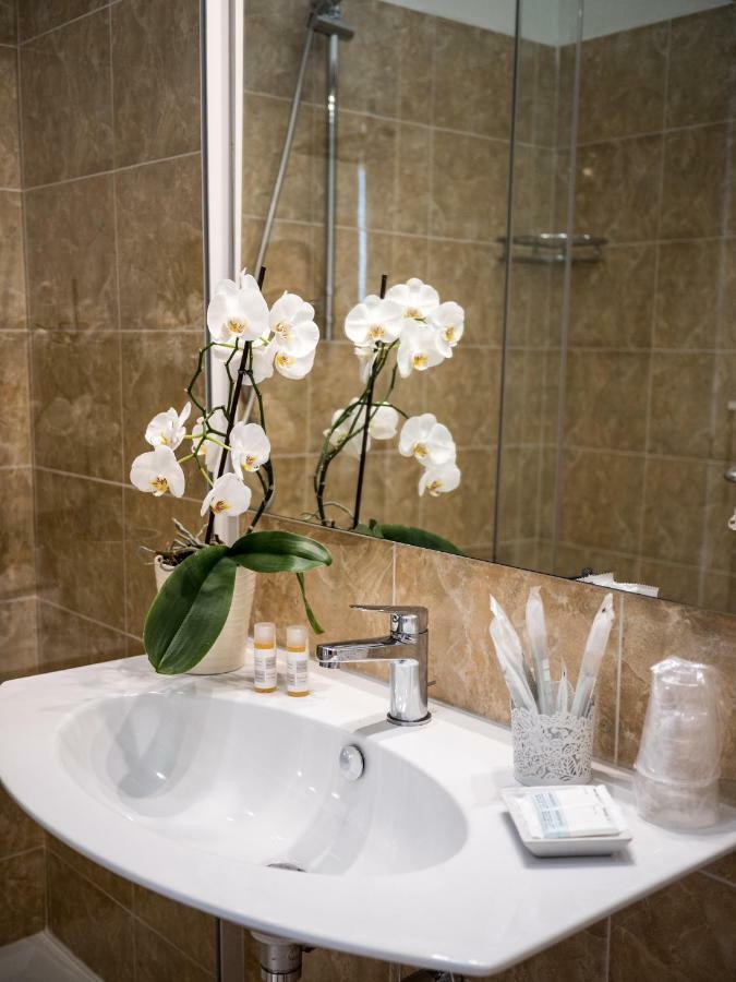 Porta Marina Guest Rooms Scalea Exterior foto